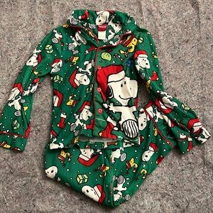 Unisex Kids Sz. Medium Peanuts Holiday Pajamas